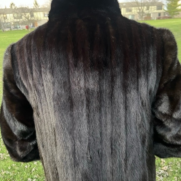 York Furrier Genuine Mink Fur Coat By Bill Blass Mahogany Stand Collar L/XL - Picture 11 of 15